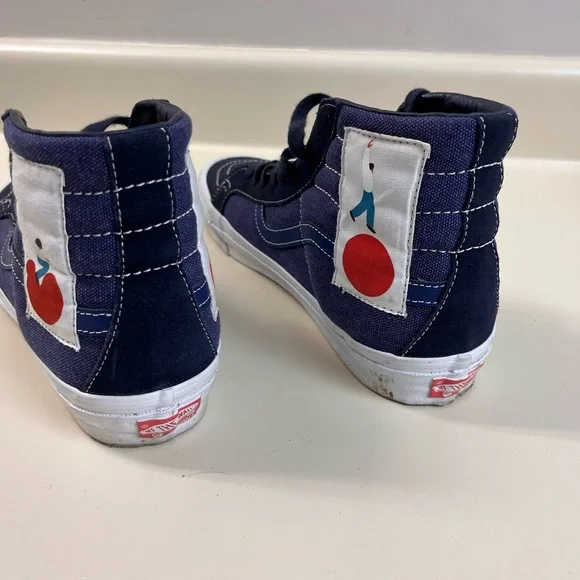 Vintage Vans size 11.5! Will go fast as they were only worn once. - Picture 2 of 5